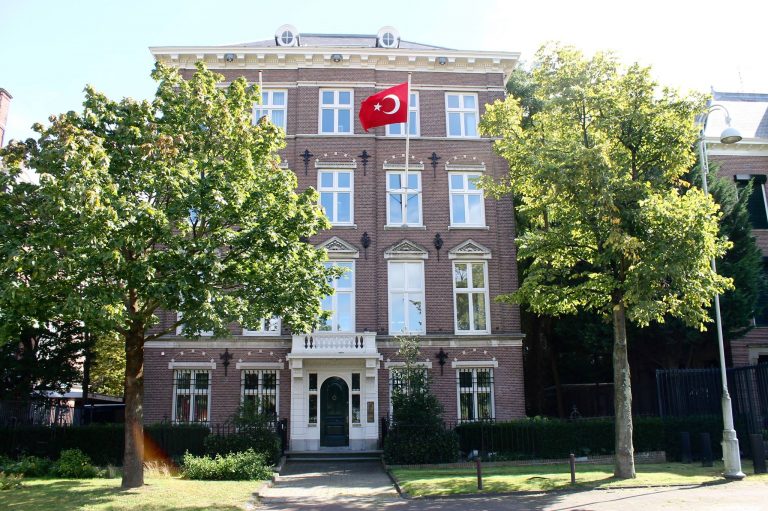 AMSTERDAM BASKONSOLOSLUGUMUZ COK YAKINDA HiZMETE GiRiYOR