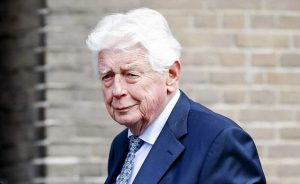 hollanda eski basbakani wim kok (boyutlandırma)
