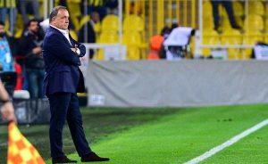 feyenoord-dick-advocaat-ile-sozlesme-uzatti-drtmedia