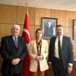 DEPREMZEDELERE MALZEME GÖTÜREN ASKERİ C-130 UÇAĞI PERSONELİ İLE GERİ DÖNDÜ