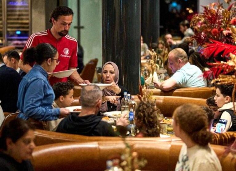 orkun-kokcu-ve-takim-arkadaslari-iftar-15775221_amp