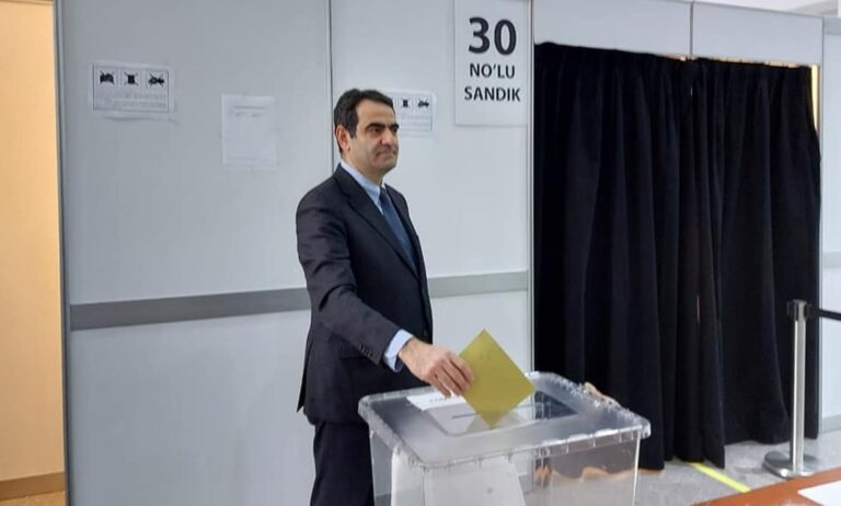 buyukelci Unal ikinci kez oyunu