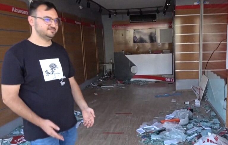 aksarayda dukkana girdi