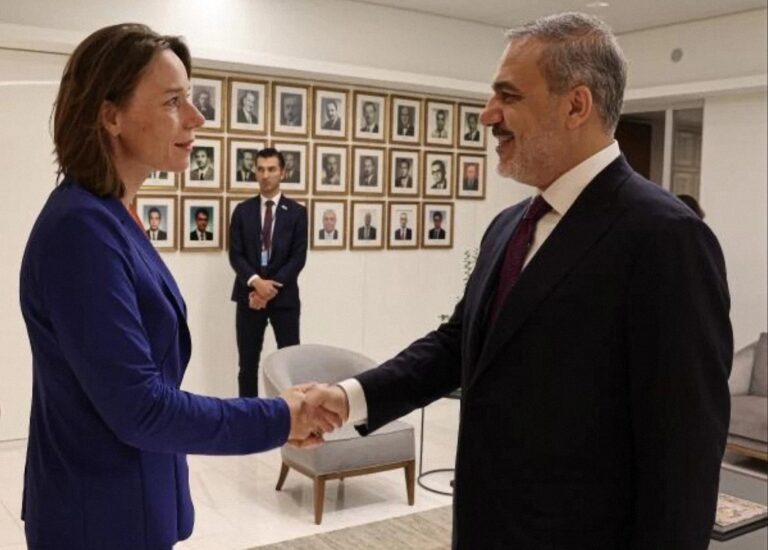 hollanda ve turk disisleri bakanlari gorustu