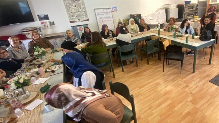 kahvaltiya alman komsularda katildi1