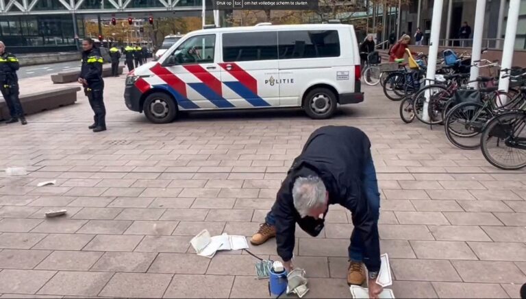 pegida bu kez mahkemede kuran yirtti
