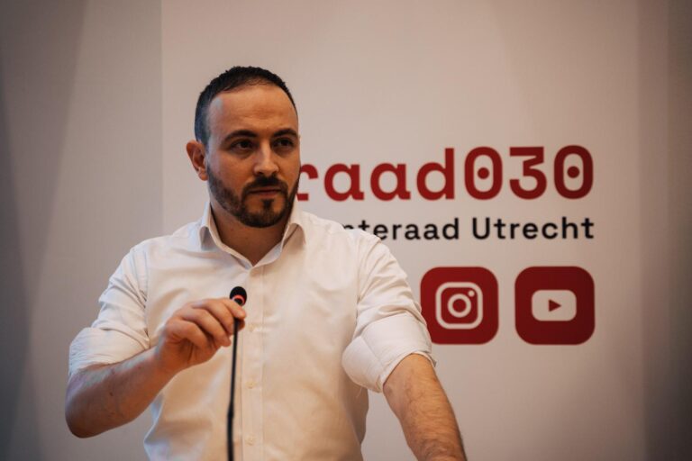 Utrecht meclisinde Sungur’a iftira kampanyasi tutmadı!