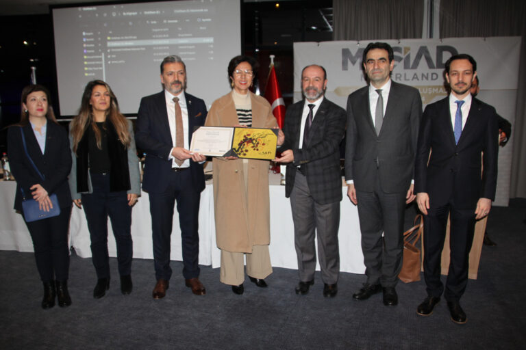 MÜSİAD Hollanda Turizm Sektörü Buluşması Amsterdam’da Gerçekleşti