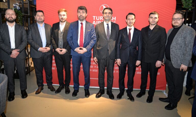 Amsterdam THY İftar Proğramında Dosluk Rüzgarı Esti