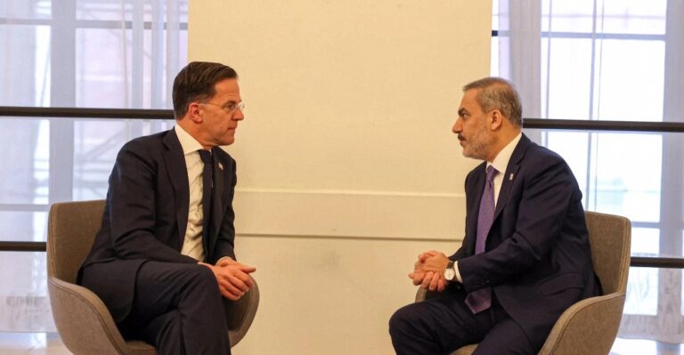 Dışişleri Bakanı Hakan Fidan, Hollanda Başbakanı Mark Rutte ile görüştü