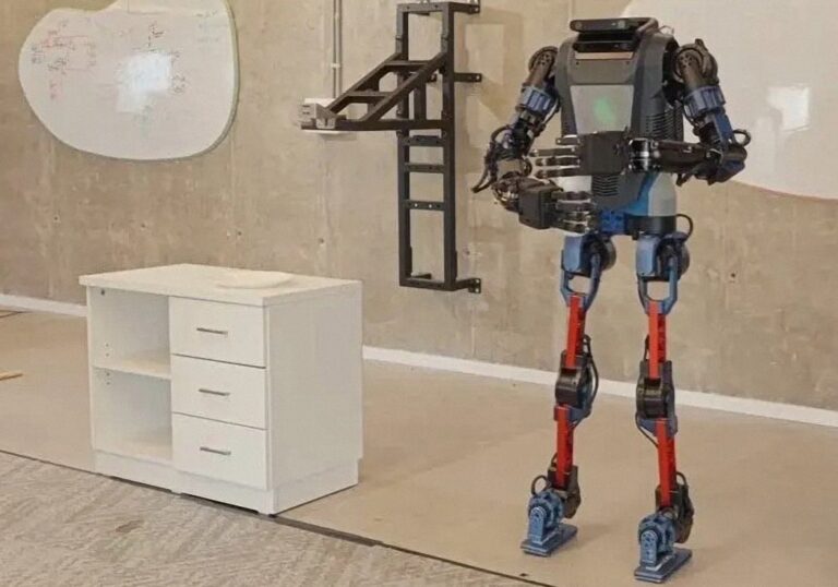 Menteebot evinizdeki en büyük yardımcınız olacak