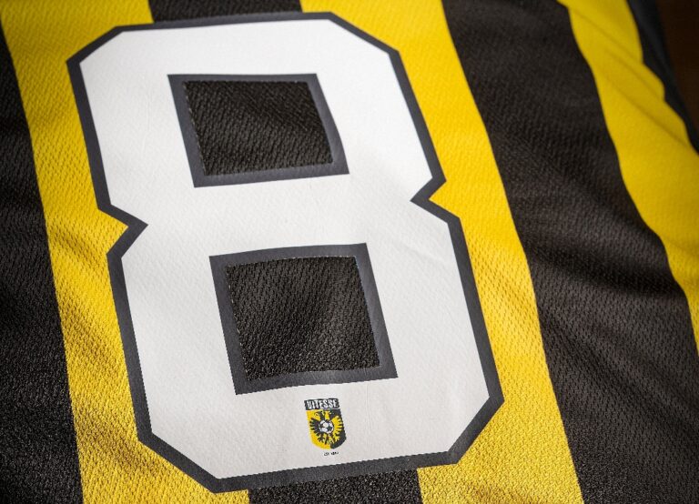 Hollanda Futbol Federasyonu, Vitesse Arnhem’e 18 puan silme cezası vererek küme düşürdü