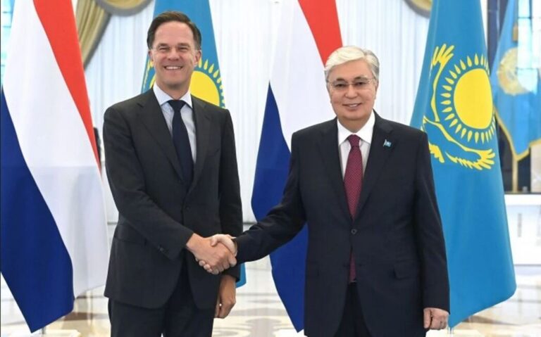 Kazakistan Cumhurbaşkanı Tokayev, Hollanda Başbakanı Rutte ile Görüştü
