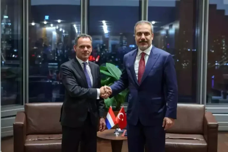 bakan-fidan-misirli-ve-hollandalı