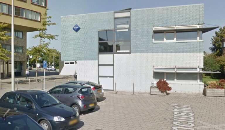 Hoek van Holland’de Planciushof’ta bulunan bir polis karakoluna patlayıcıyla saldırı düzenlendi