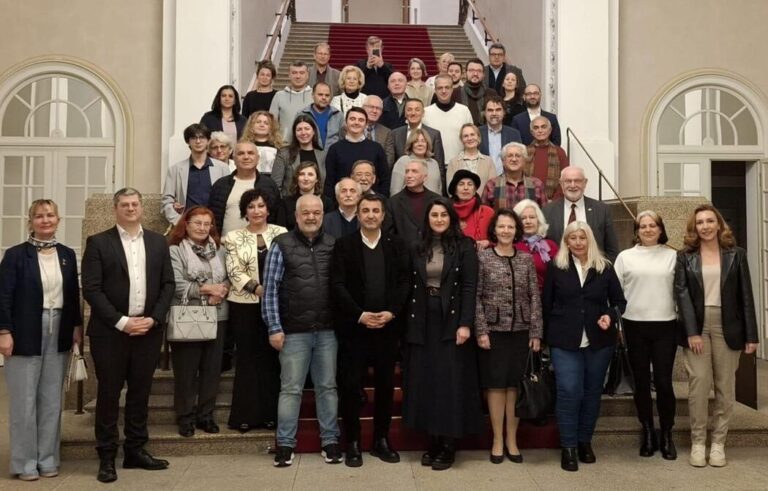 Almanya Türk Toplumu Eyalet Del