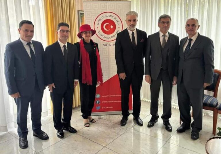 10 Kasım Gazi Mustafa Kemal Atatürk’ü Anma Günü töreni, Münih Başkonsolosluğu Kabul Salonu’nda düzenlendi