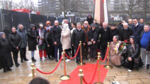 rotterdam göçmen anıtı (1)
