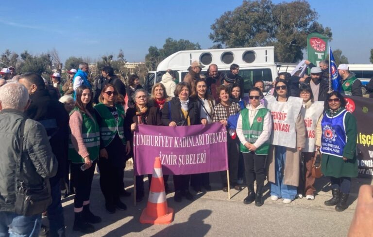 izmirde isciler sendikaya uye olduklari icin isten cikarildi