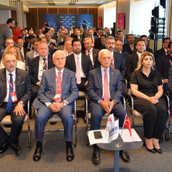 Rotterdamlı Yaşlılara 450 Euro Ek Destek