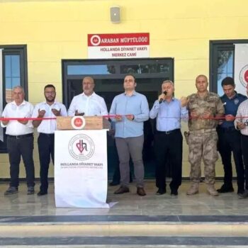 Hollanda Dışişleri Bakanı Caspar Veldkamp İstifa Etti