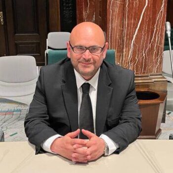 Rotterdam-Zuid’de Kaçak Balıkçı Yakalandı: 4 Sazan (Karp) ve Tüm Ekipmanına El Konuldu