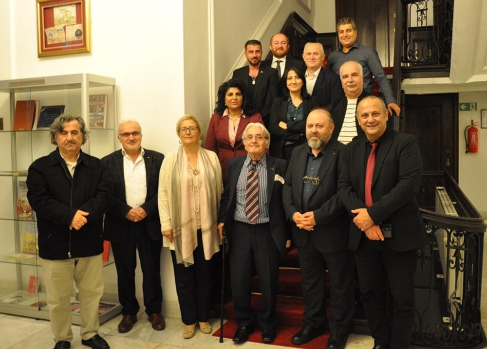 buyukelci-fatma-ceren-yazgan-ve-