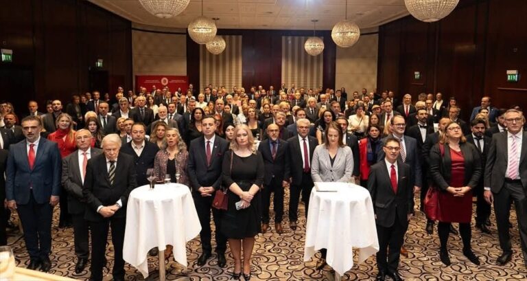 münih cumhuriyet kutlaması4