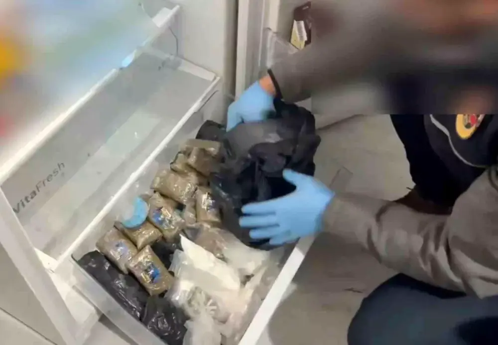 buzdolabindan-esrar-ve-kokain-ga