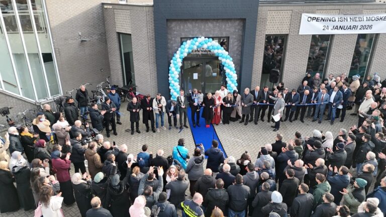 nebi cami açılış