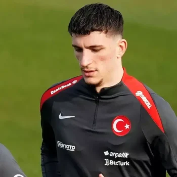 4-buyukler-pesinde-kosmustu-ahmet can kaplan