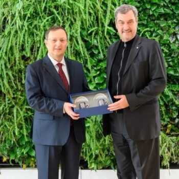 Büyükelçisi Turandan Bavyera Başbakanı Södere Ziyaret1