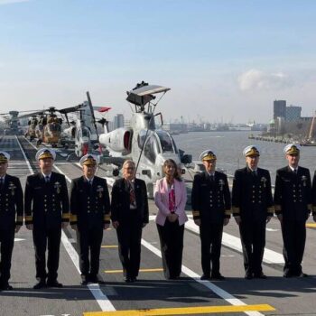 büyükelçi gemileri ziyaret etti