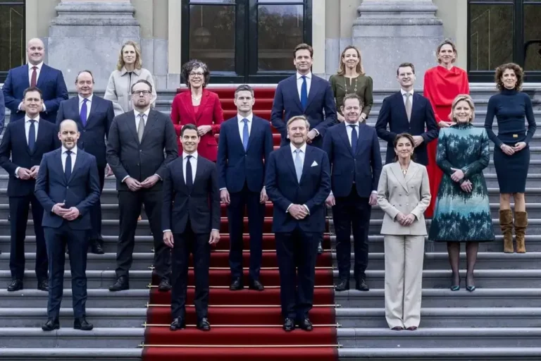 hollanda-da-yeni-azinlik-hukumet