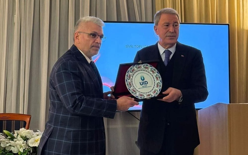 Hulusi Akar Münih Başkonsolosluğu’nda STK Temsilcileriyle Buluştu