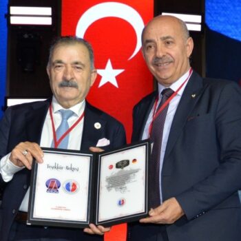 ttorunoğullarına ödül