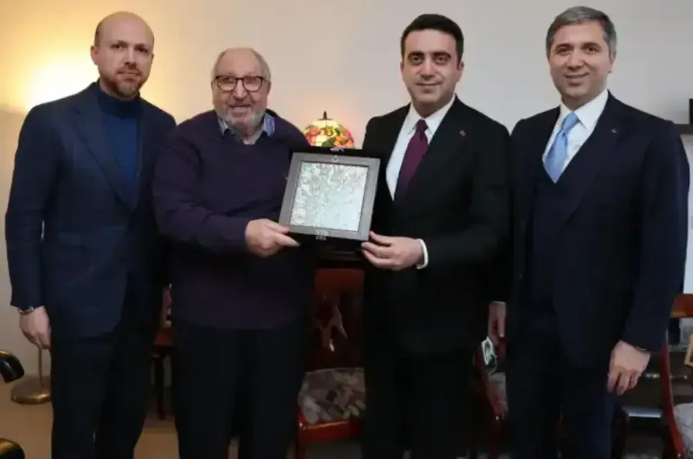 Yurtdışı Türkler ve Akraba Topluluklar Başkanlığı Başkanı Abdulhadi Turus’tan Hollanda’da Anlamlı Vefa Ziyareti