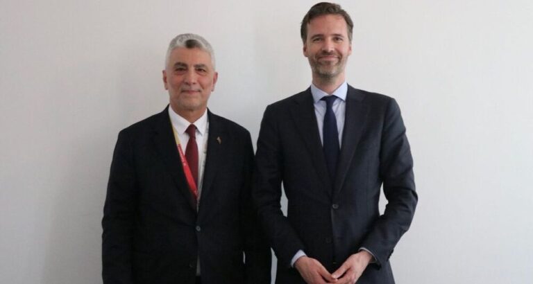 ticaret bakanı ömer bolat - sjoe