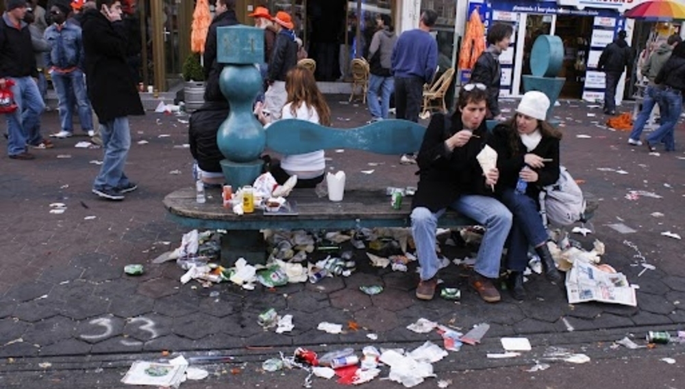 Ongedierte-overlast na Koningsdag: 'In één dag verandert de straat in een voedselbron'