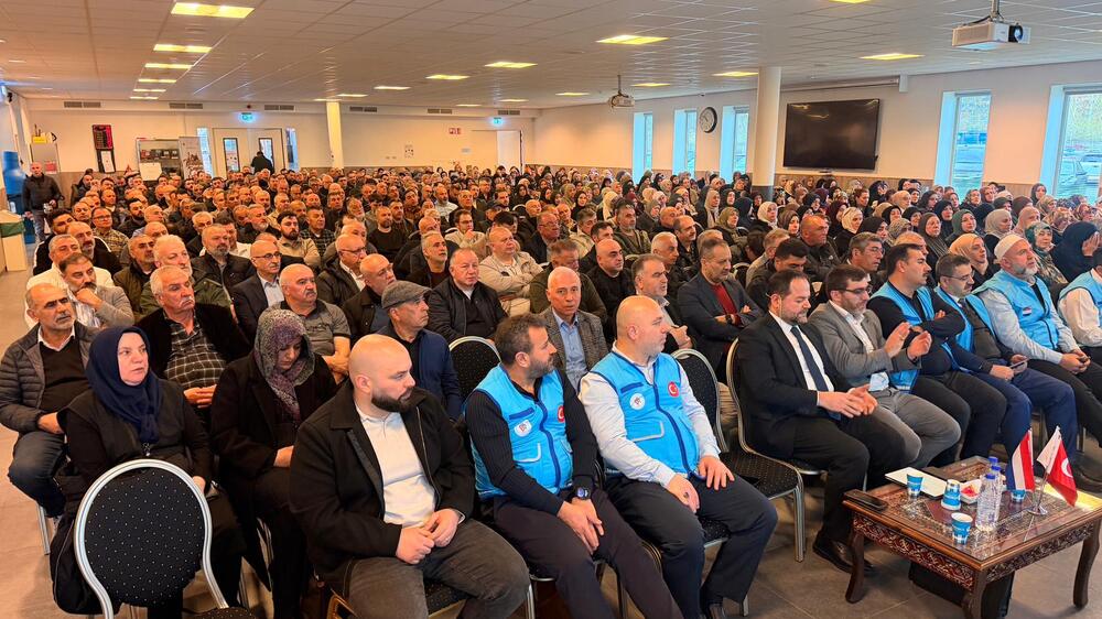 Hollanda Diyanet Vakfı’ndan 2026 Hac Adaylarına Bilgilendirme Seminerleri