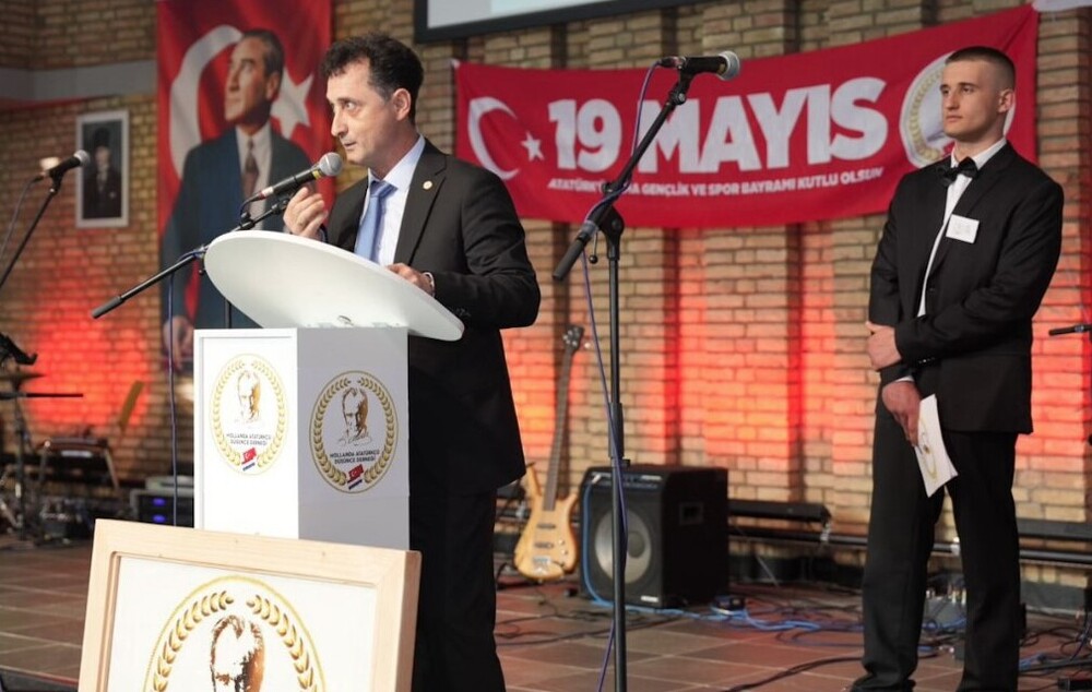 Hollanda’da 19 Mayıs Coşkusu: Gençliğin Enerjisi Eindhoven’a Yansıdı