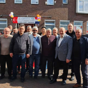 BovenIJ Külliyesi İçin Gönüller Bir-1