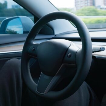 Nederland nog niet klaar voor zelfrijdende auto's: 61% wil er geen gebruik van maken