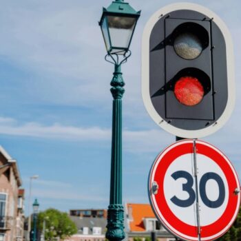 Bijna 8 miljoen verkeersboetes in 2025, goed voor 923 miljoen e