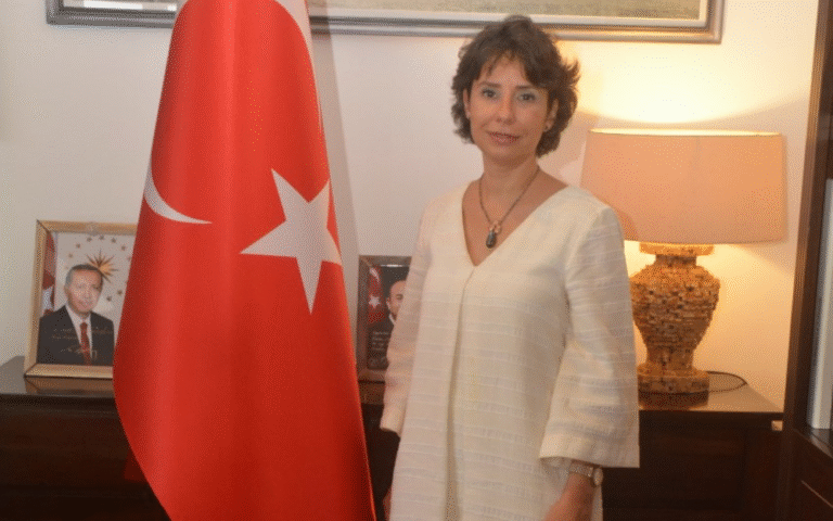 Demet-Sekercioglu amsterdam başk