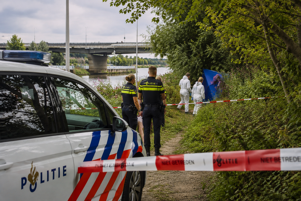 Venlo’da Maas Nehri Kıyısında Kadın Cesedi Bulundu