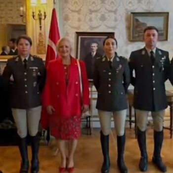 TSK Spor Gücü Binicilik Takımı Hollanda’da Tarihe Geçti: Şampiyonluk Türkiye’nin!