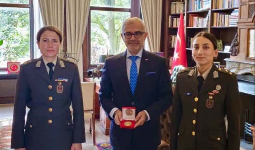 büyükelçi burak akçapar