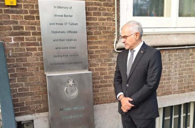 Büyükelçi Burak Akçapar şehit Ahmet Benler