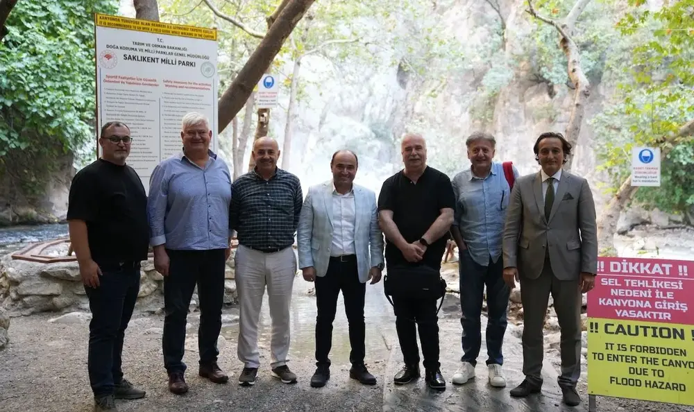 AVRUPALI TÜRK MEDYA TEMSİLCİLERİ SEYDİKEMER’DE! SAKLIKENT KANYONU’NUN BÜYÜLEYİCİ GÜZELLİĞİNE HAYRAN KALDILAR